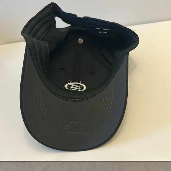 Nike hat - Picture 2 of 3